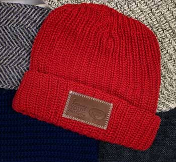Love Your Melon donates one knit beanie to a child battling cancer for every beanie sold. 