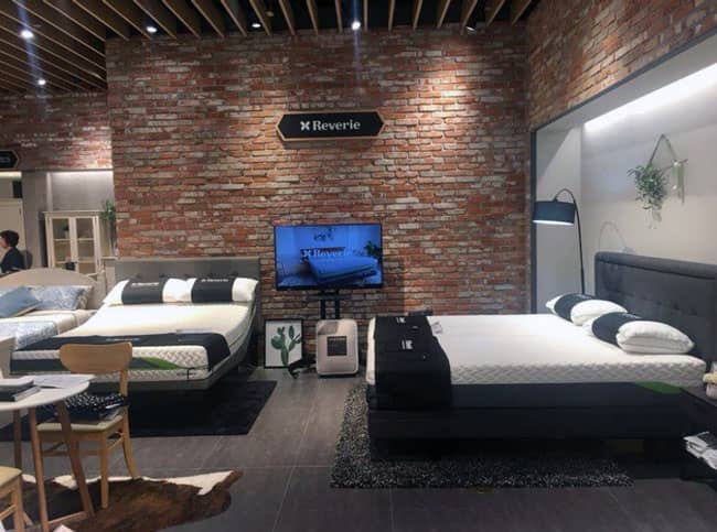 Pictured above is the Reverie South Korea showroom.