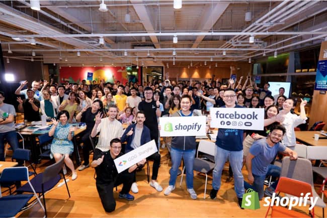 At Shopify&#39;s Developer Hackathon 2019, the merchant reps and the 13-member jury decided unanimously to award Coohom’s 3D Model Viewer “the Most Innovative Application”. 